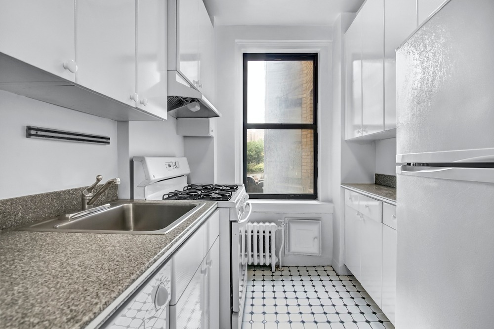 Foto principal - 301 E 21st St