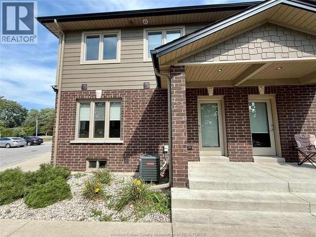 Building Photo - 204 Beechwood Dr