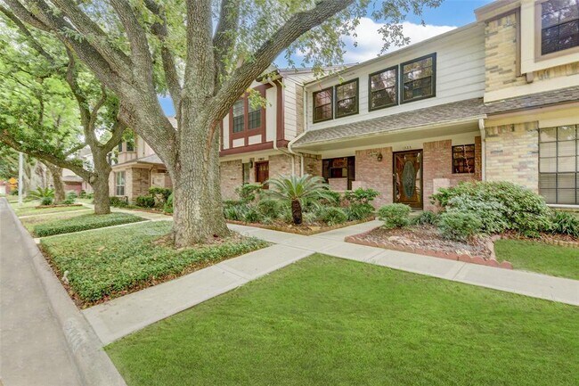 Foto del edificio - 1323 Reddleshire Ln