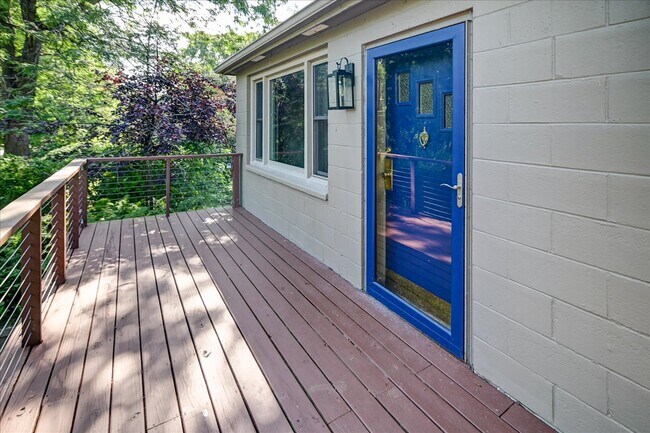 Building Photo - 1404 Wyldhaven Ave