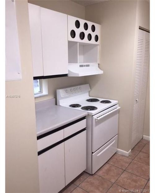 Foto del edificio - 8606 SW 3rd St