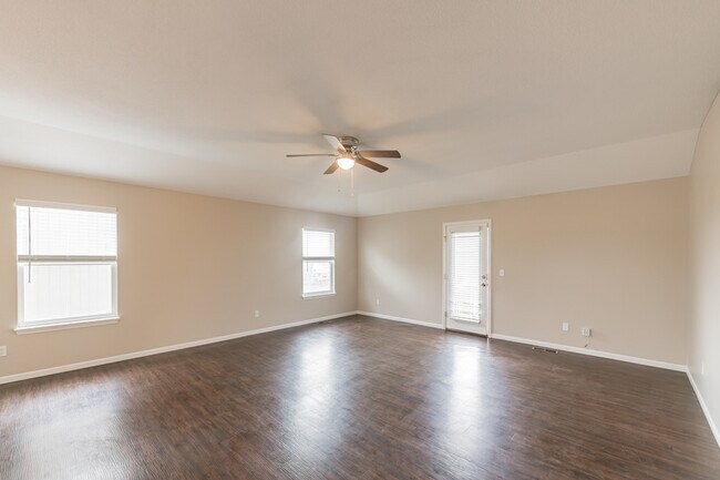 Foto del edificio - 710 Charles Cir