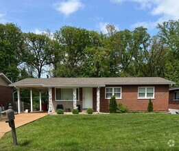 Building Photo - 9531 Alix Dr