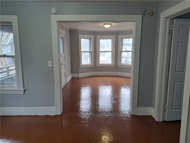 Foto del edificio - 306 Garson Ave