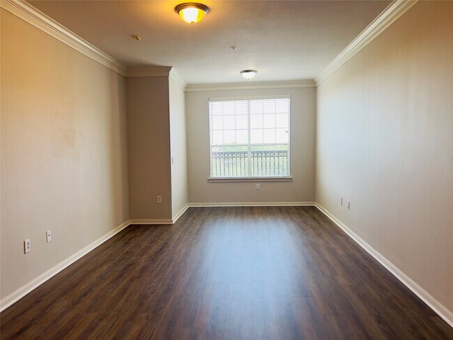 Foto del edificio - 7575 Kirby Dr