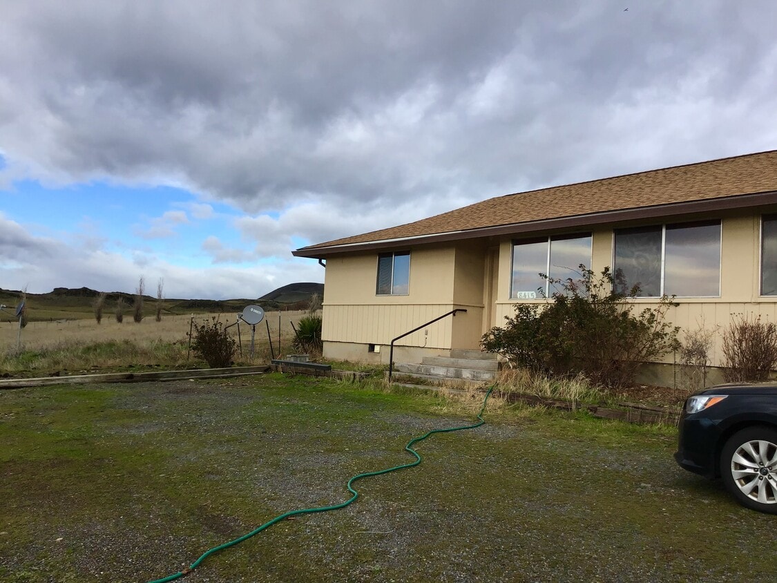 Primary Photo - 8415-8417 WA-14