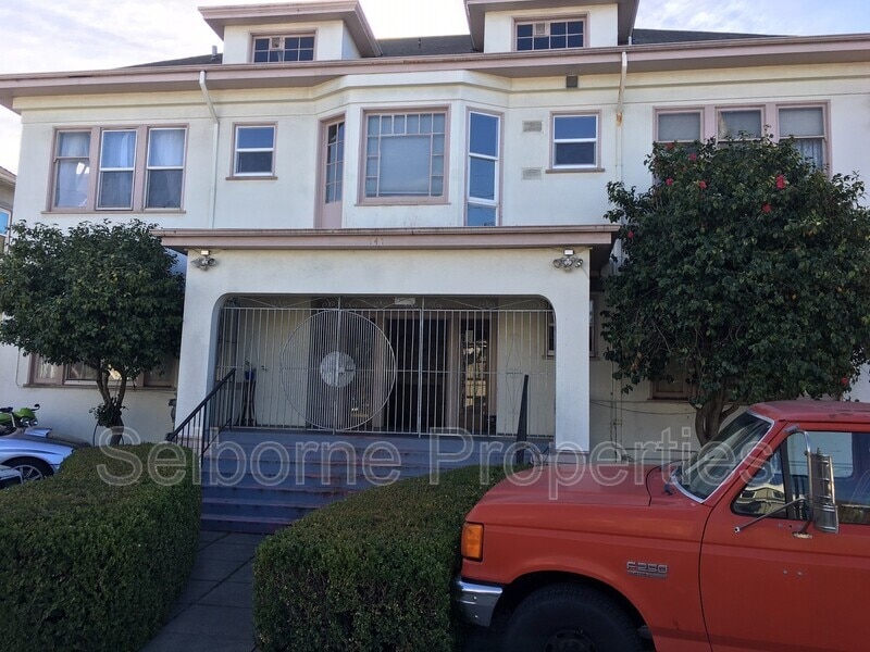 Primary Photo - 747 54th St