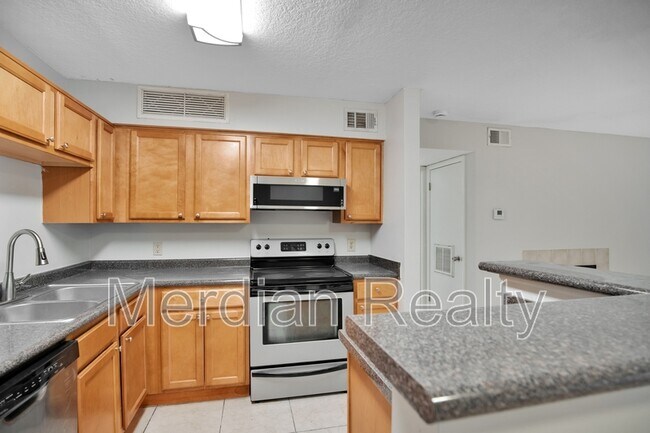 Foto del edificio - 305 Lakepointe Dr