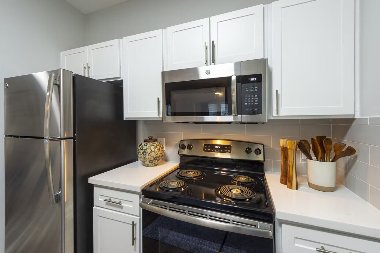 Primary Photo - Your Luxury Lifestyle Begins Here!