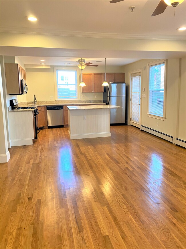 Photo - 114 Chestnut Ave Townhome