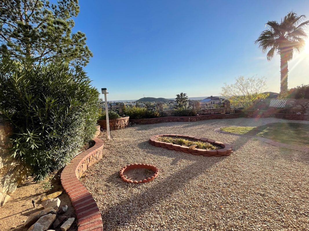 Foto del edificio - 7312 Camino Del Sol Dr