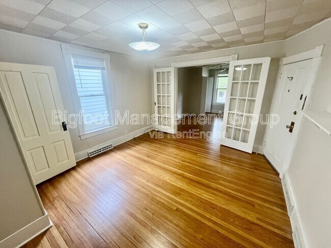 Foto del edificio - 806 Getchell St