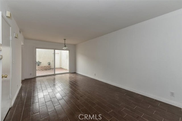 Building Photo - 2057 Dacian Dr S