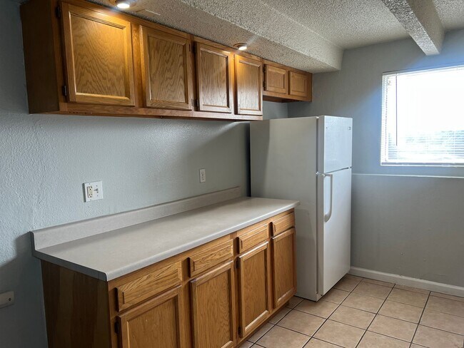 Foto del edificio - Studio Apartment in Denver - Ground Level - Move-In Special