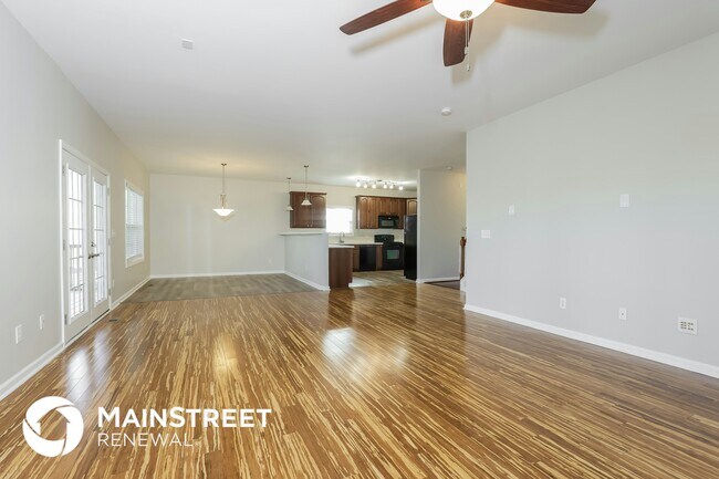 Foto del edificio - 5979 Coopers Hawk Trail