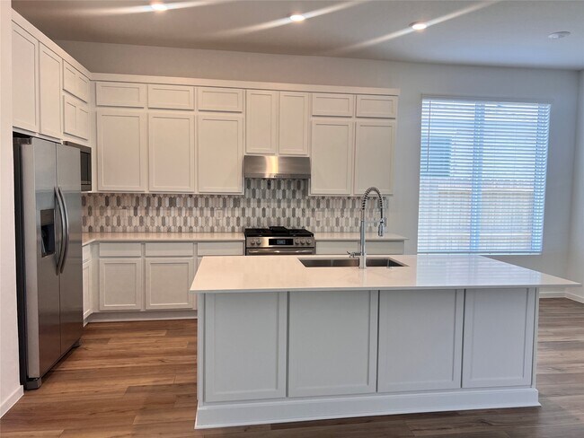 Foto del edificio - 8306 Boundary Waters Dr