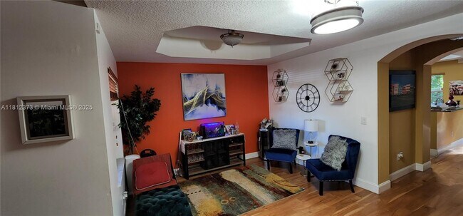 Foto del edificio - 4969 White Mangrove Way W