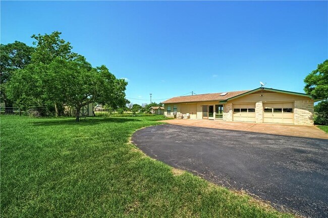 Building Photo - 801 FM971