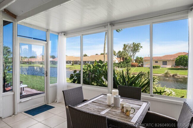 Building Photo - 6192 Floral Lakes Dr