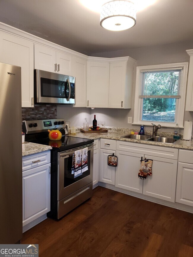 Building Photo - 7870 Scarlett Dr