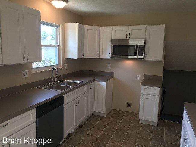 Building Photo - 5069 Norcrest Dr