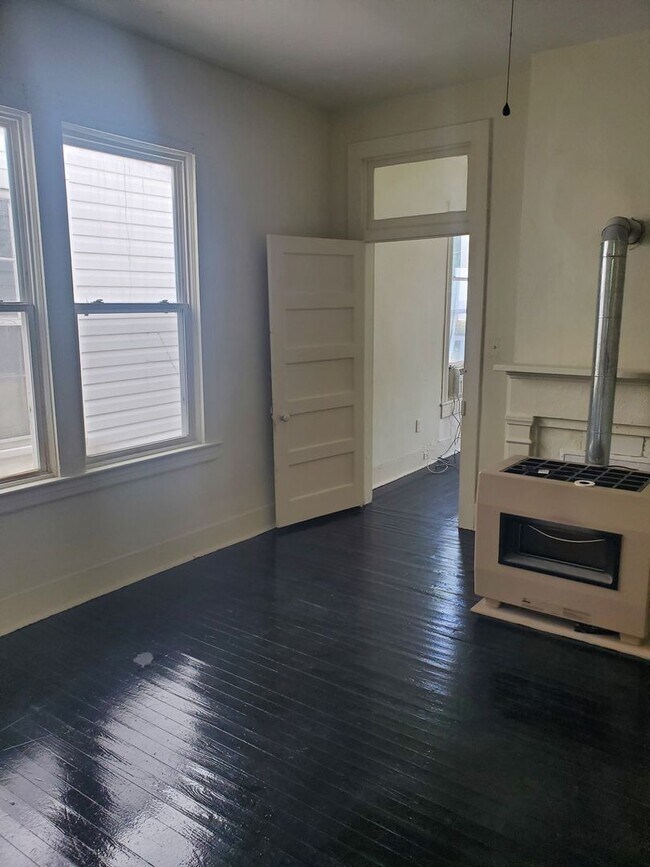 Foto del edificio - 530 N Main St
