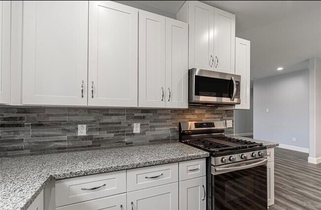 Foto del edificio - 8204 Moon Beam St