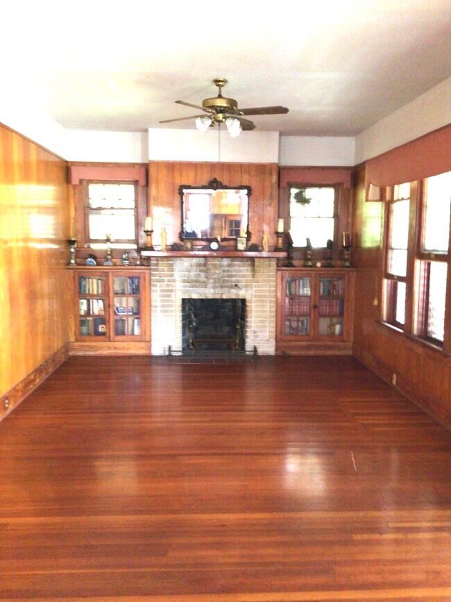 Building Photo - 3415 Avenue Q