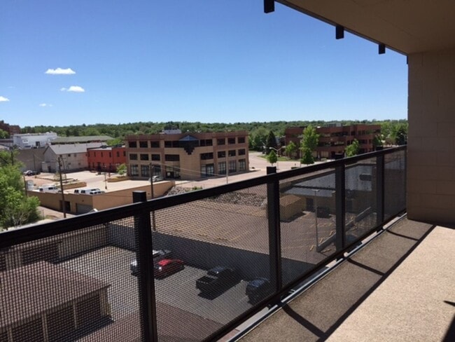 Foto del edificio - 1 Bedroom at Citywalk Downtown with Utilities Included!!