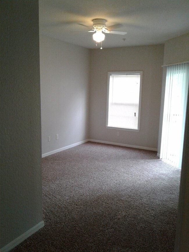 Building Photo - Mosaic 2533