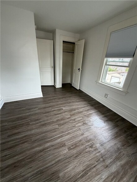 Foto del edificio - 401 W Elm St