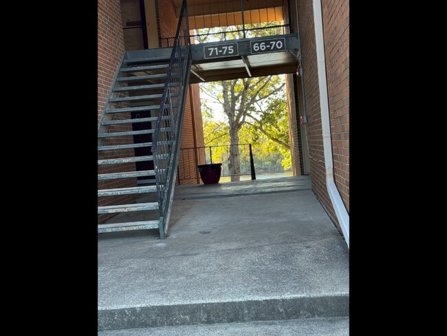 Foto del edificio - 515 Basswood Ave