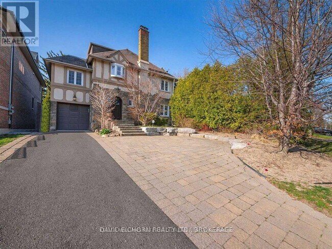 Building Photo - 446 Glencairn Ave