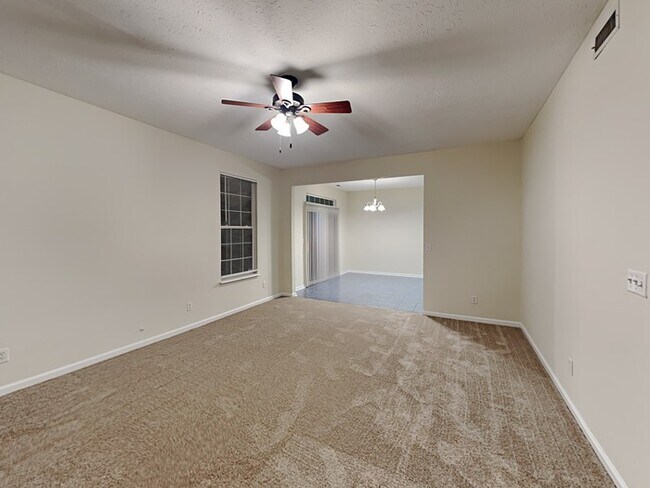 Building Photo - 1049 Springwater Cir