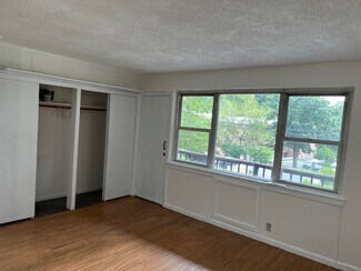 Building Photo - 369 Mayflower Ave