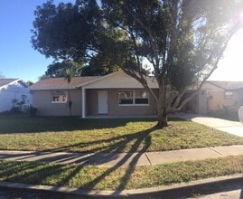 Building Photo - 5906 Elkhorn Blvd