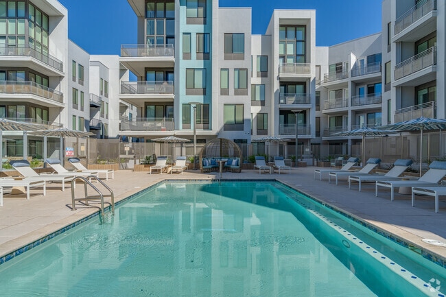 Building Photo - SALT