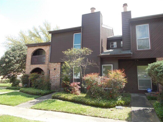 Building Photo - 5923 Arncliffe Dr