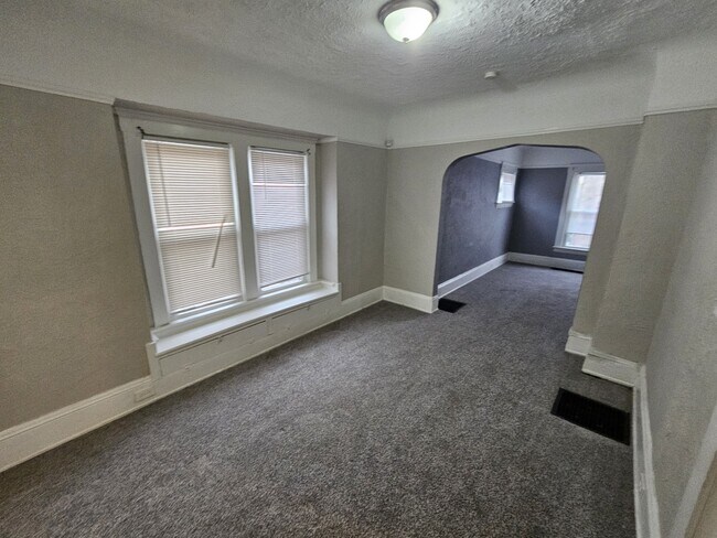 Foto del edificio - 17005 Grovewood Ave