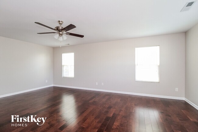 Foto del edificio - 475 Summergate Dr