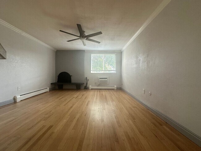 Foto del edificio - 1125 N Washington St