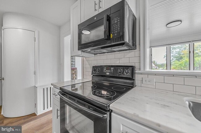 Building Photo - 219 S Pleasantview Rd