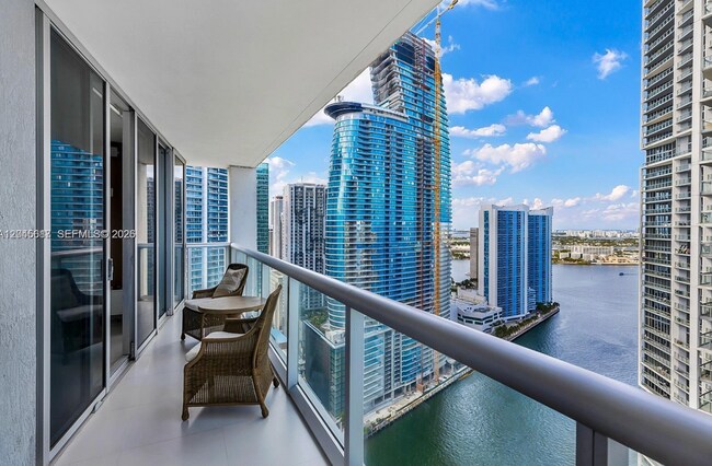 Foto del edificio - 485 Brickell Ave