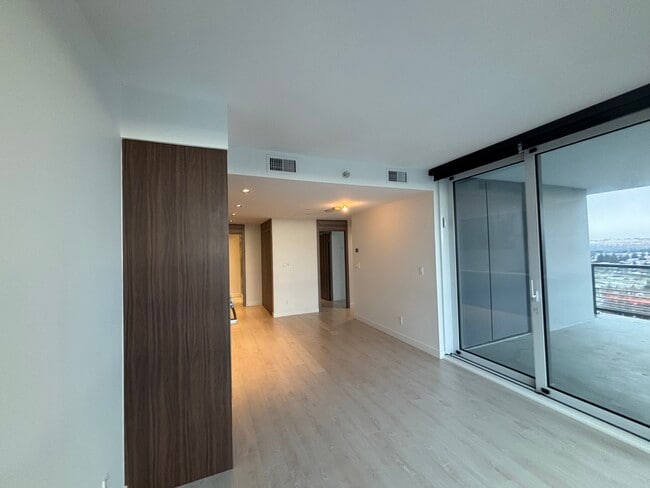 Building Photo - 2611-4720 Lougheed Highway