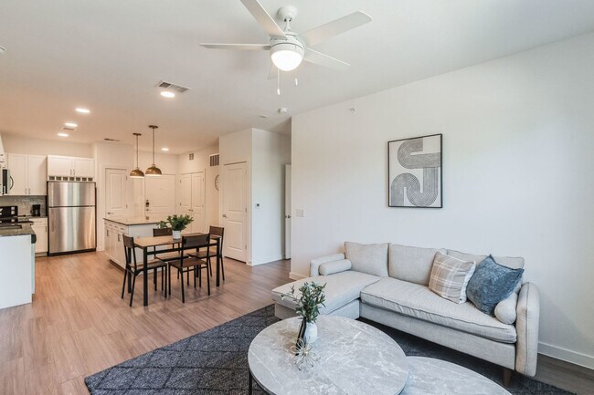 Foto del edificio - 5301 Decker Ln