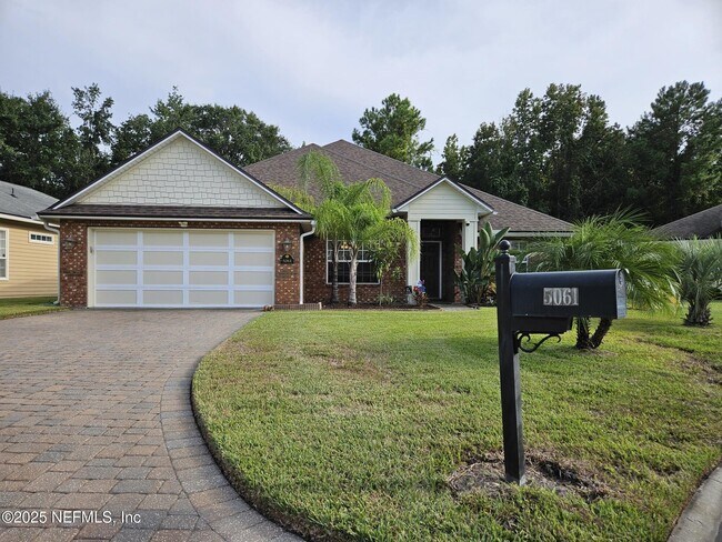 Foto del edificio - 5061 Monroe Forest Dr
