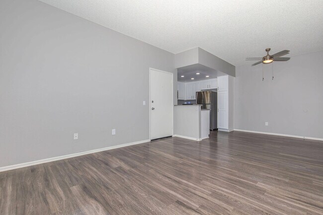 Foto del edificio - Club Pacifica Apartment Homes