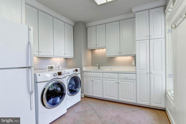 Foto del edificio - 1550 Shelford Ct