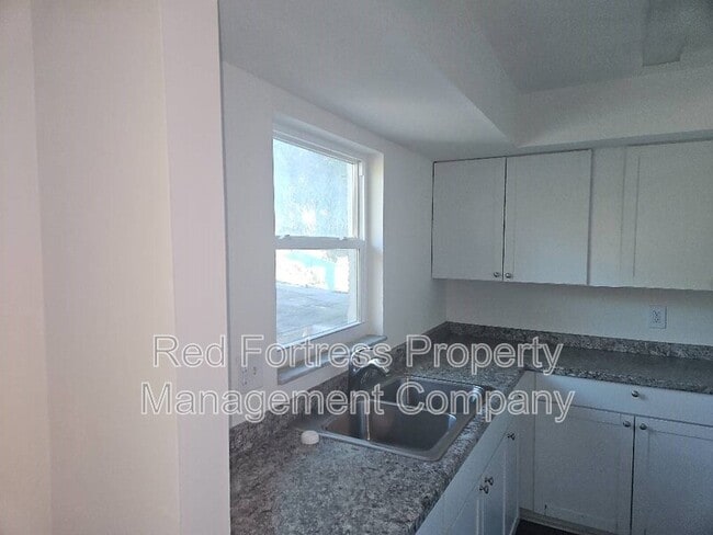 Building Photo - 4331 Glenwood Ave