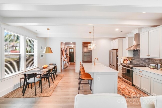 Building Photo - 1613 N McDowell St